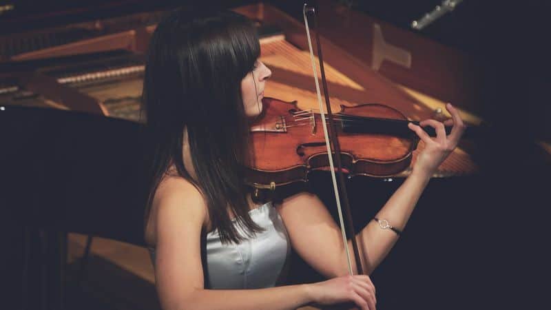 Woman playing the violin