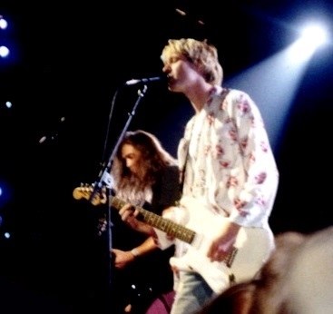 Kurt Cobain singing with Nirvana