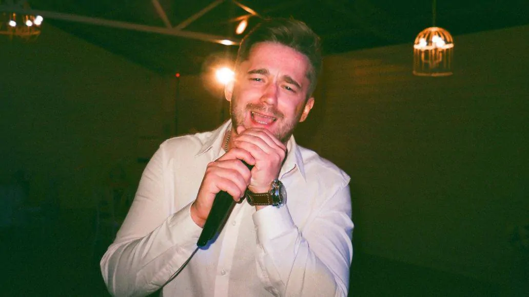 sing without hurting throat