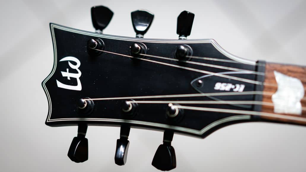 headstock on standard guitar