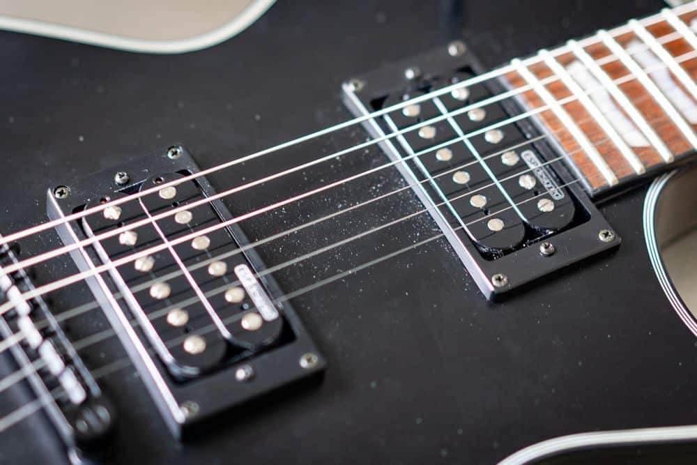 guitar pickups working with strings