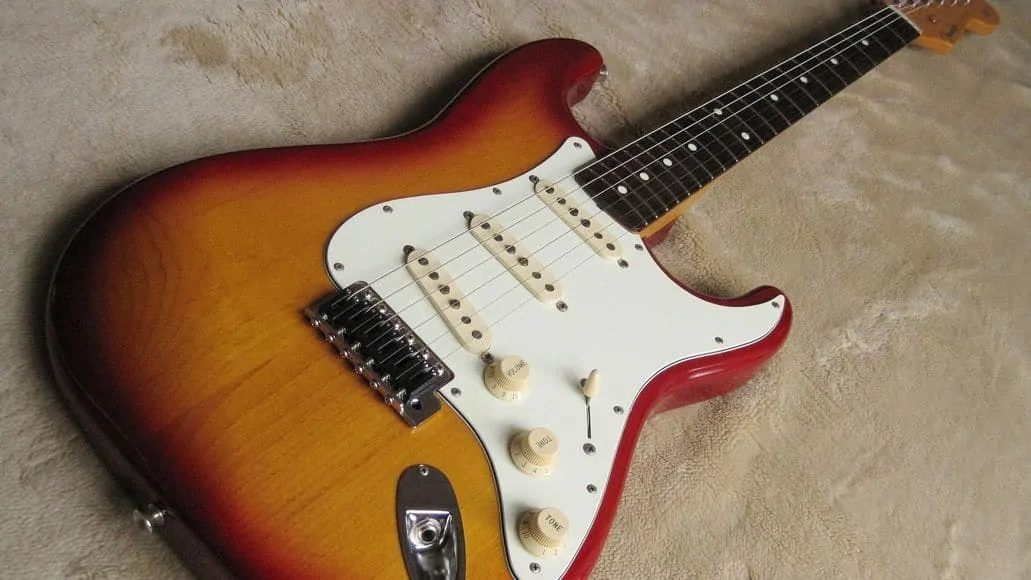 Fender Strat with single coil pickups