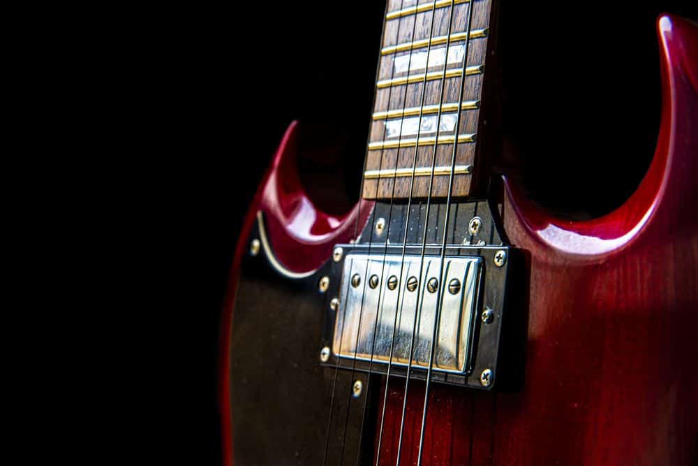 Gibson SG double cutaway shape